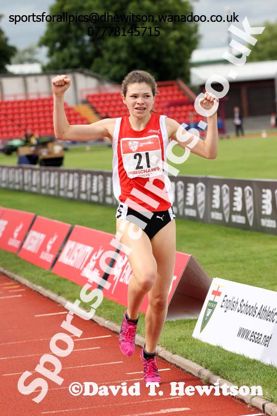 Junior girls 800 metres, English Schools Track and Field. Photo: David T. Hewitson/Sports for All Pics